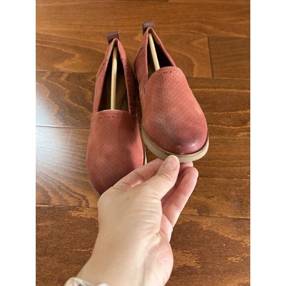 Cobb Hill Women's Slip-on 6 M Red Rust Flat Loafers Suede Closed Toe NEW - Picture 3 of 6